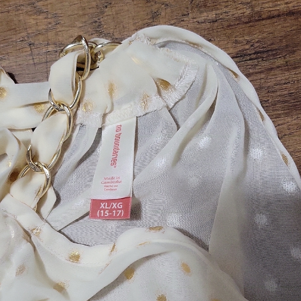 🔵3/$13 NWOT No Boundaries Cream Top with Gold Chain Detail - Picture 4 of 5